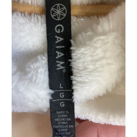 Gaiam Fuzzy Sweater Women’s L Crisp White Cozycore Athleisure Minimalist - Picture 2 of 10